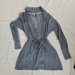 Jaclyn Intimates Robe. EUC. Fits like a Small. Two inside pockets.